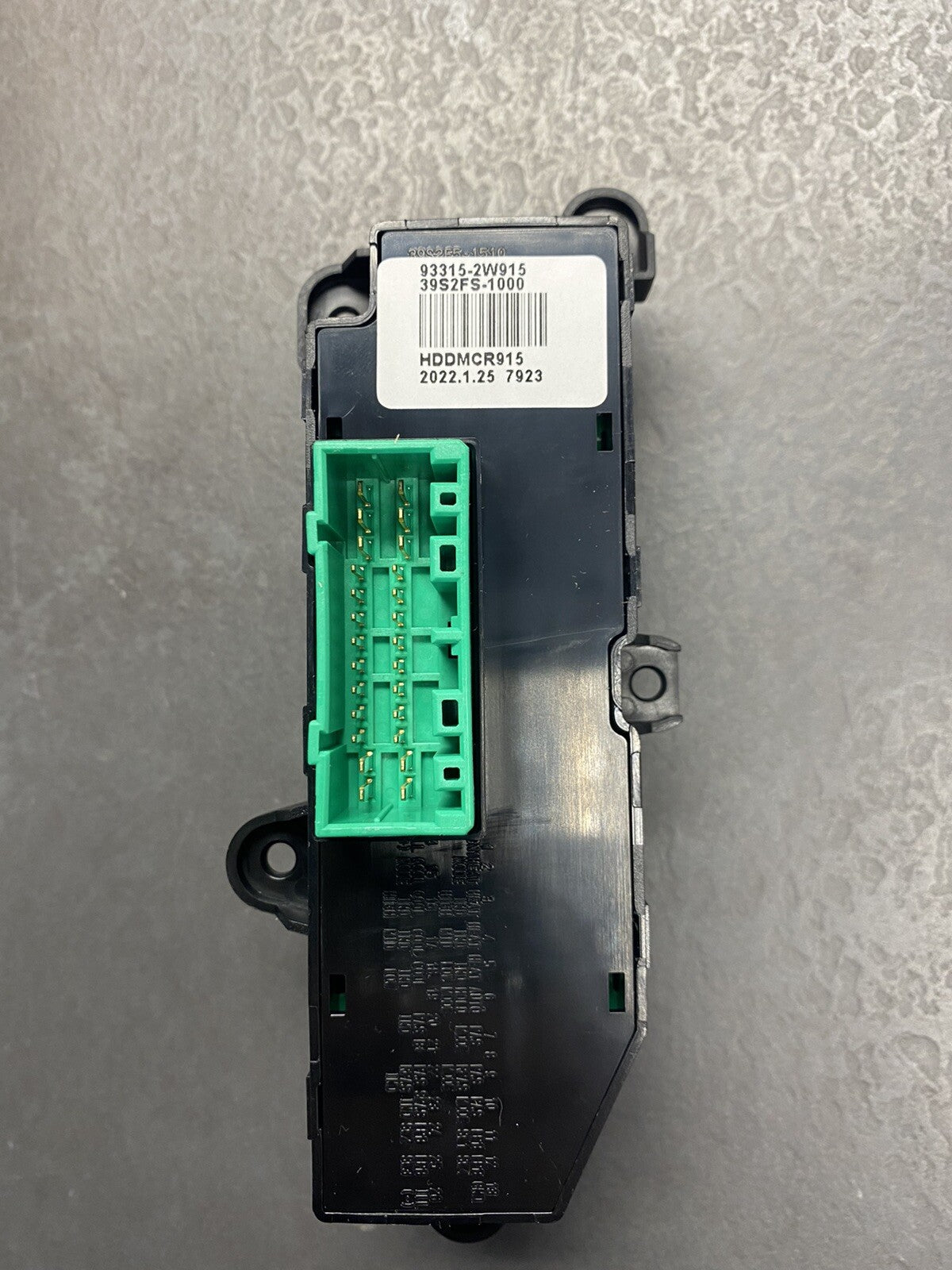 Hyundai Santa Fe EPB Parking Brake Switch 933152W9154X