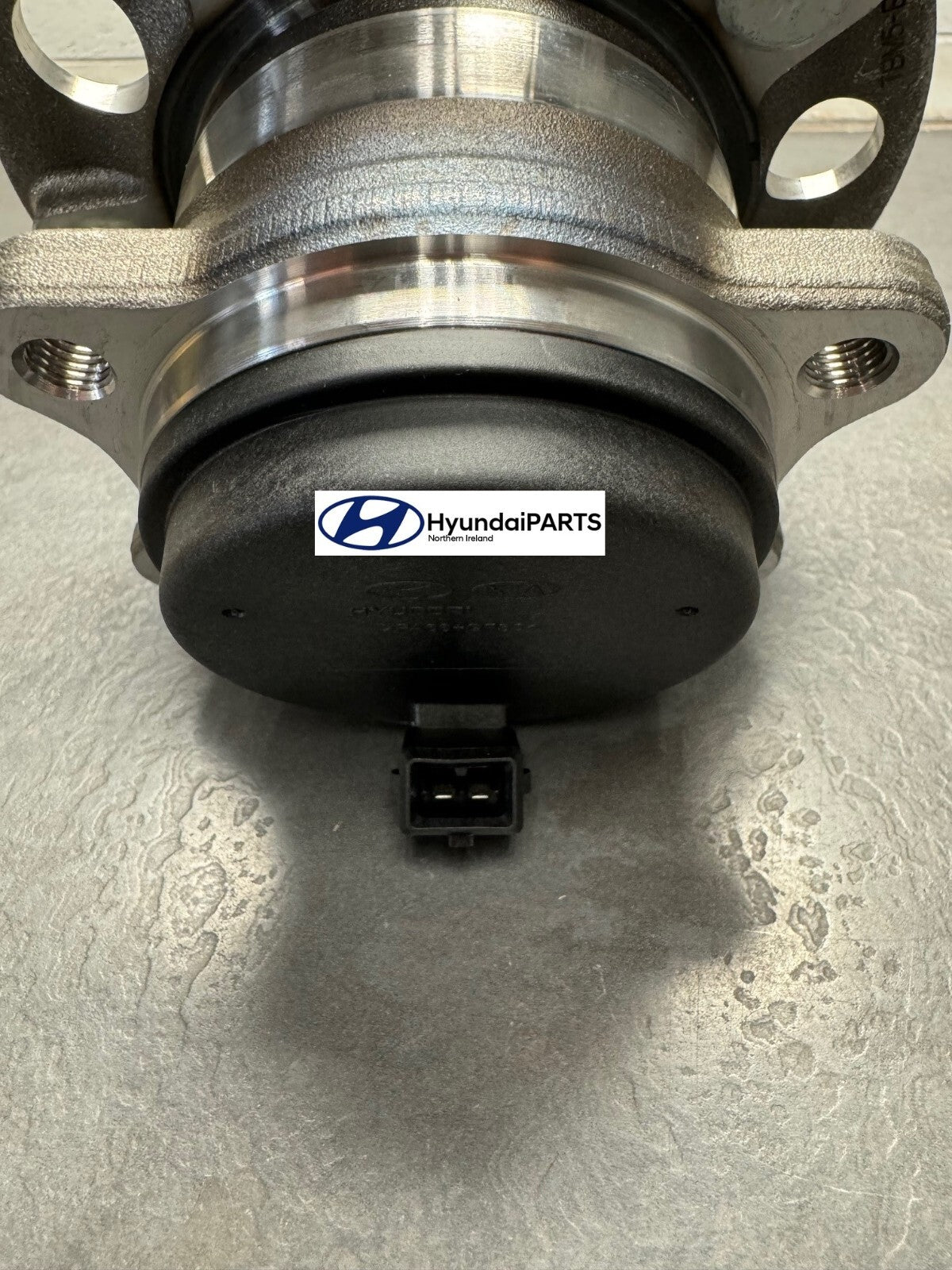 Hyundai Tucson Rear Hub and ABS Sensor 52730C1100